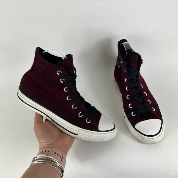 Converse Chuck Taylor All Star High Sneaker Women 7 Red Zig Zag Skateboard Shoes - Picture 1 of 10